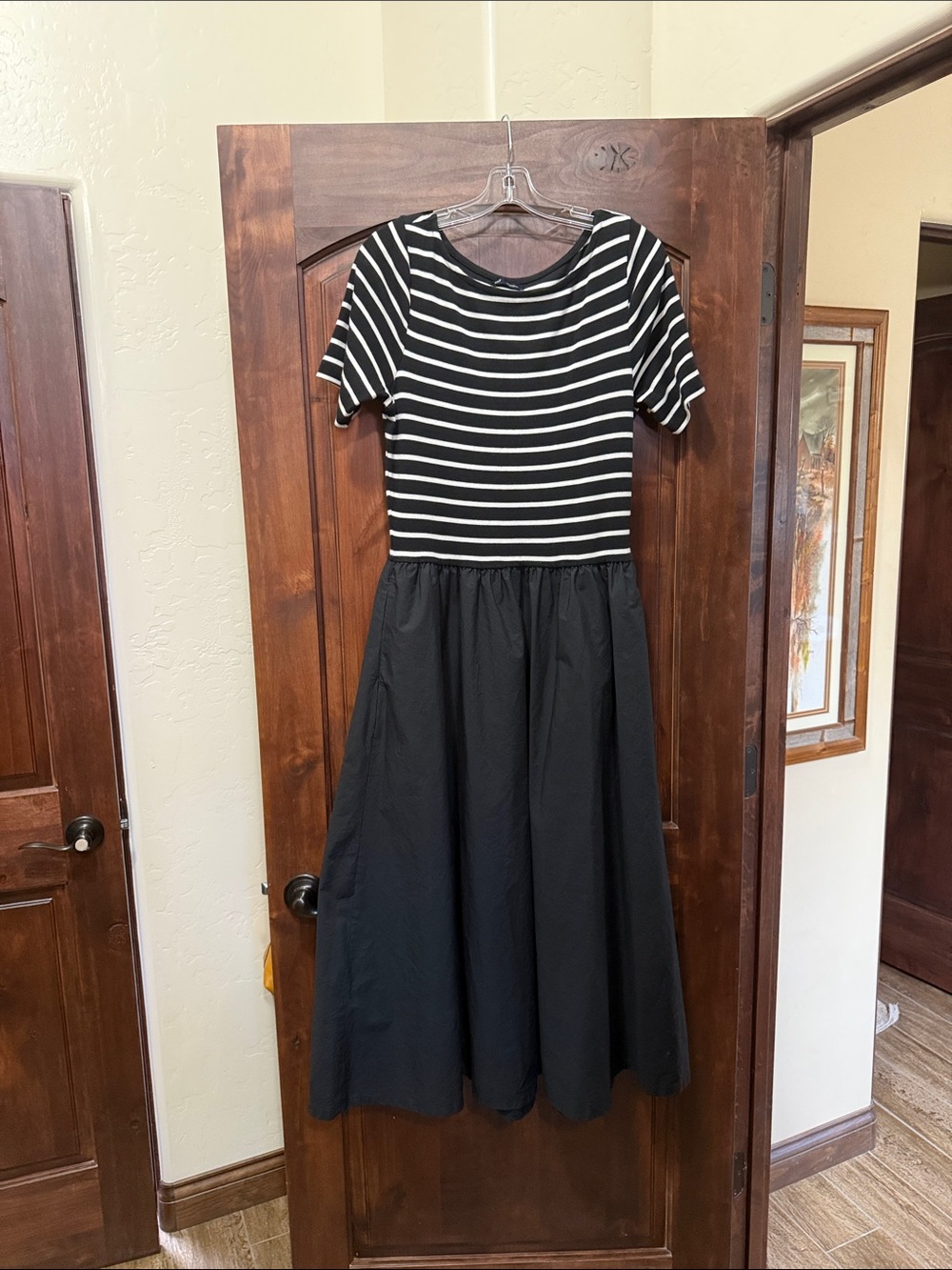 GAP Black and White Striped Knit Top